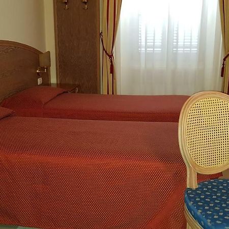 نوفارا Hotel La Cupola المظهر الخارجي الصورة
