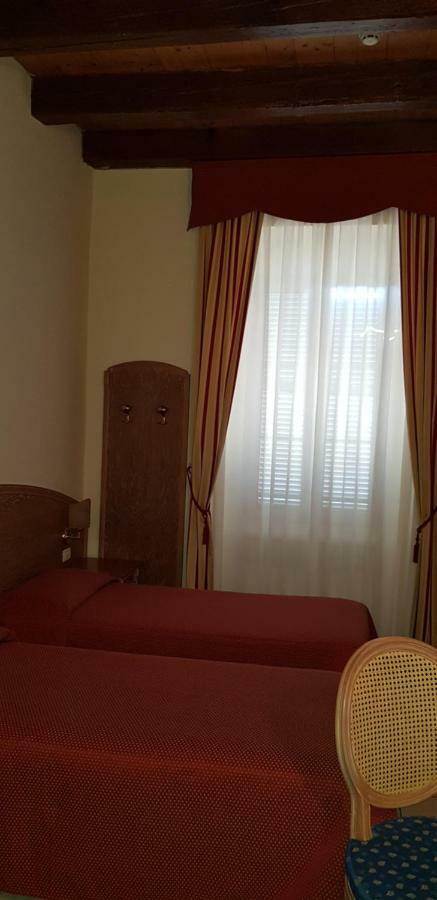 نوفارا Hotel La Cupola المظهر الخارجي الصورة