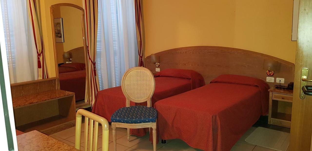 نوفارا Hotel La Cupola المظهر الخارجي الصورة